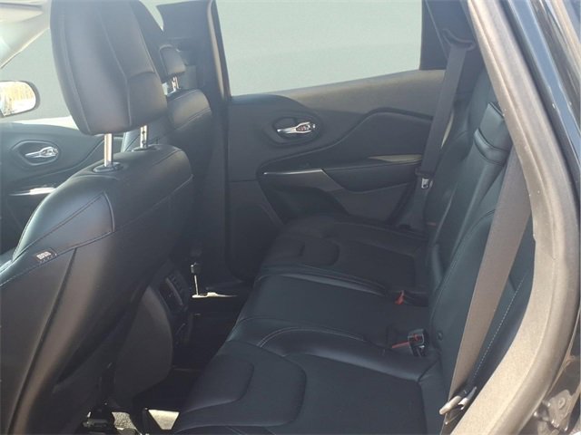 Used 2019 Jeep Cherokee Limited w/ Technology Group image 8