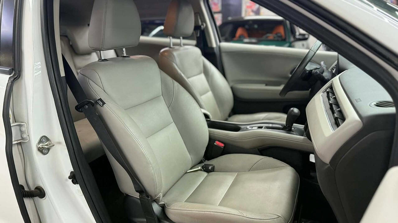 Used 2017 Honda HR-V EX-L image 11