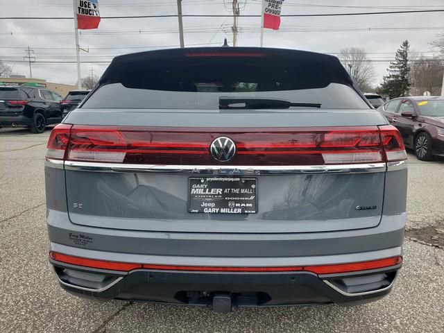 Used 2024 Volkswagen Atlas Cross Sport SE w/ Panoramic Sunroof Package image 4