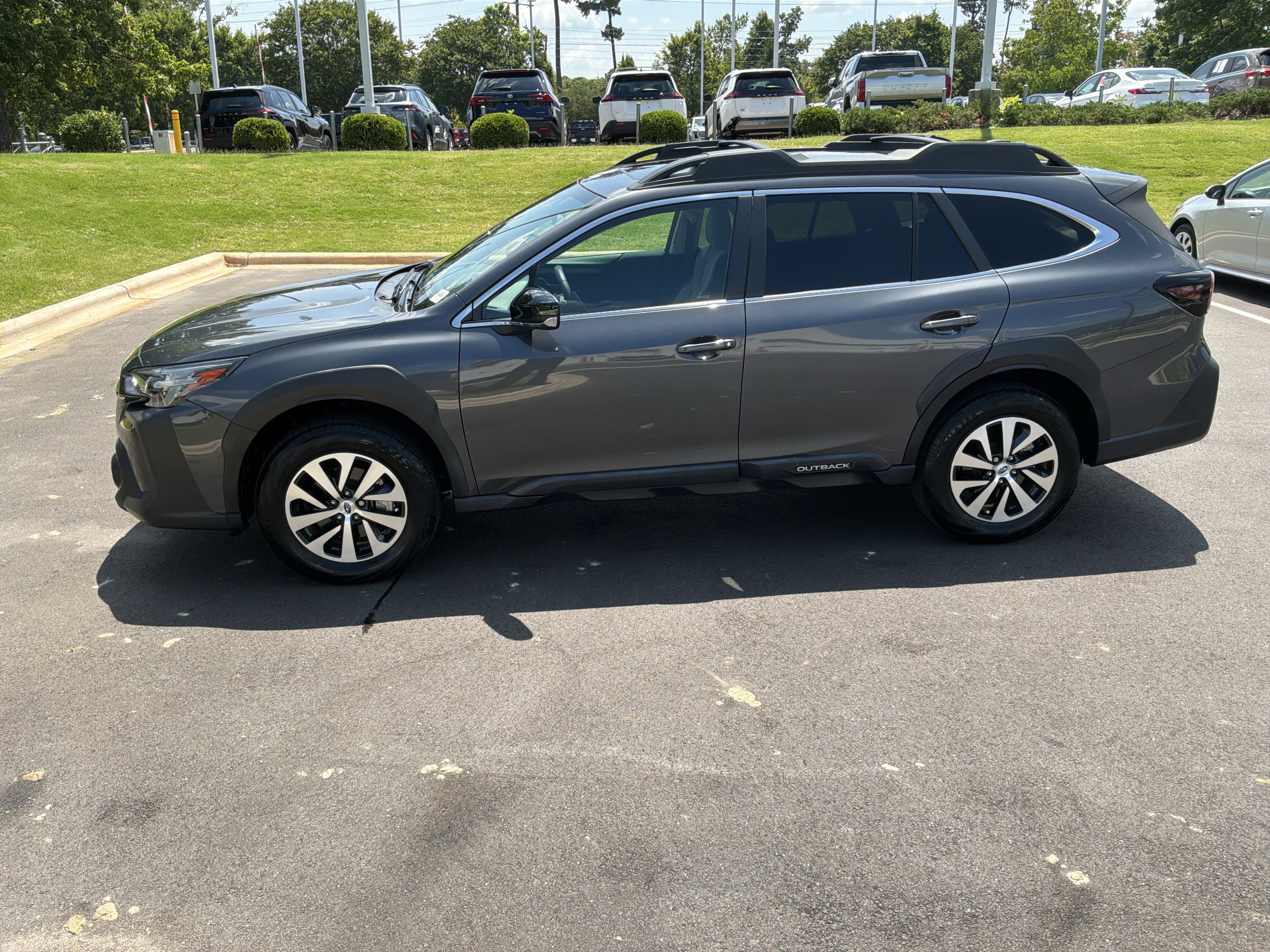 Used 2024 Subaru Outback Premium AWD/4WD image 7