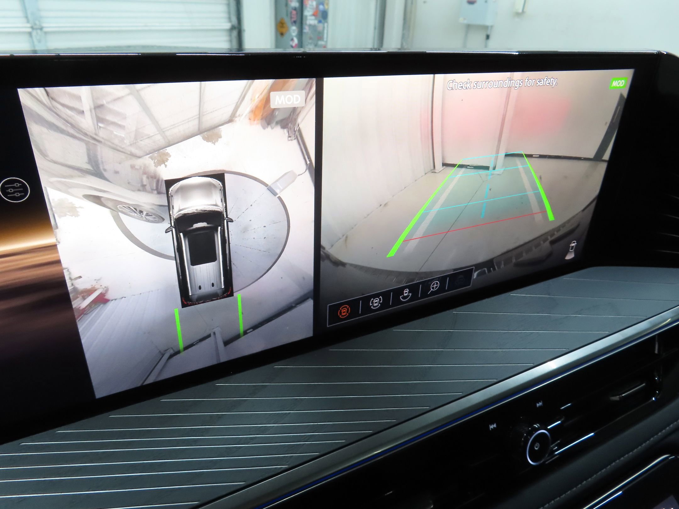 Used 2025 INFINITI QX80 Autograph image 16