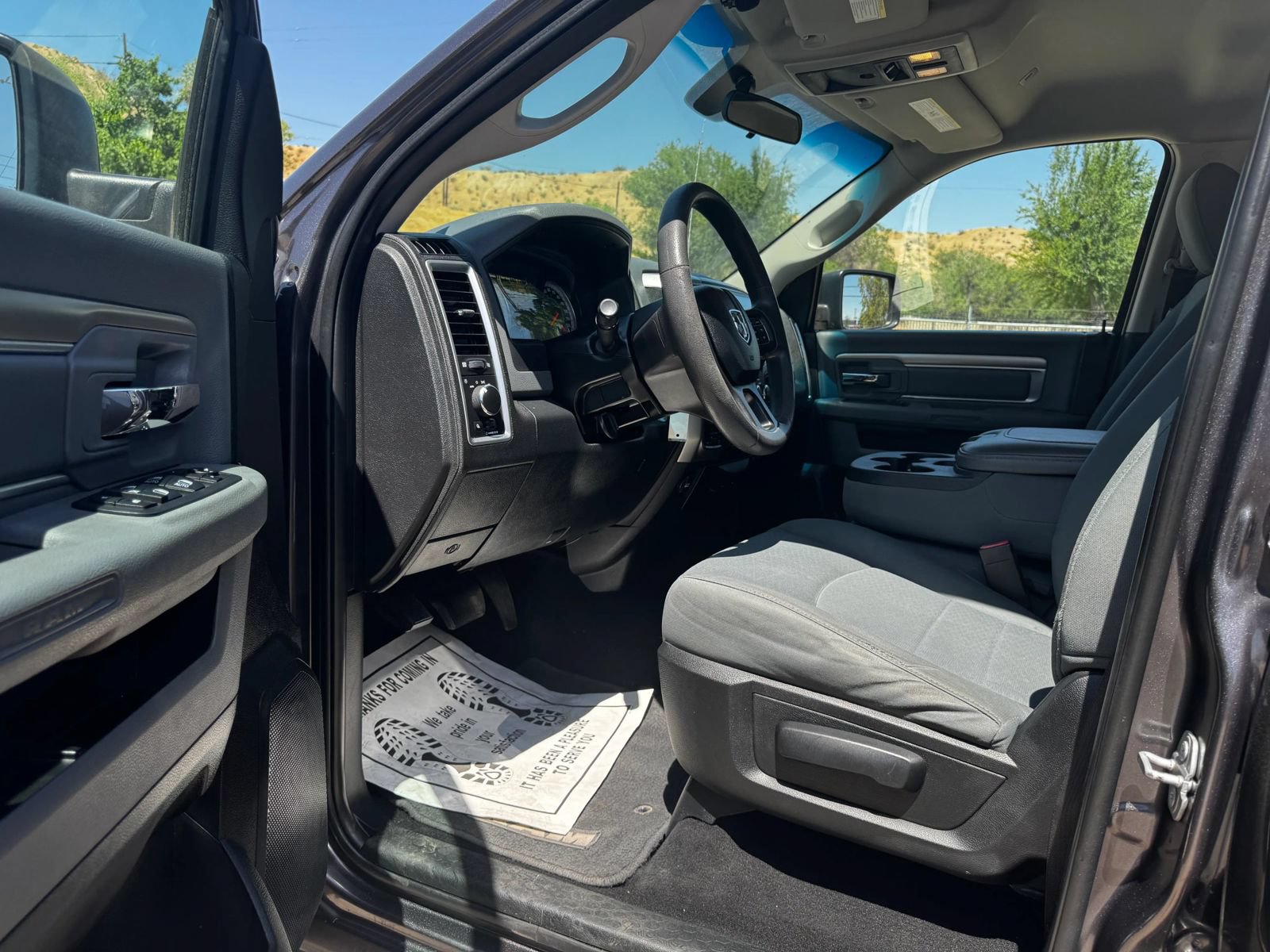 Used 2018 RAM 1500 Classic SLT AWD/4WD image 8