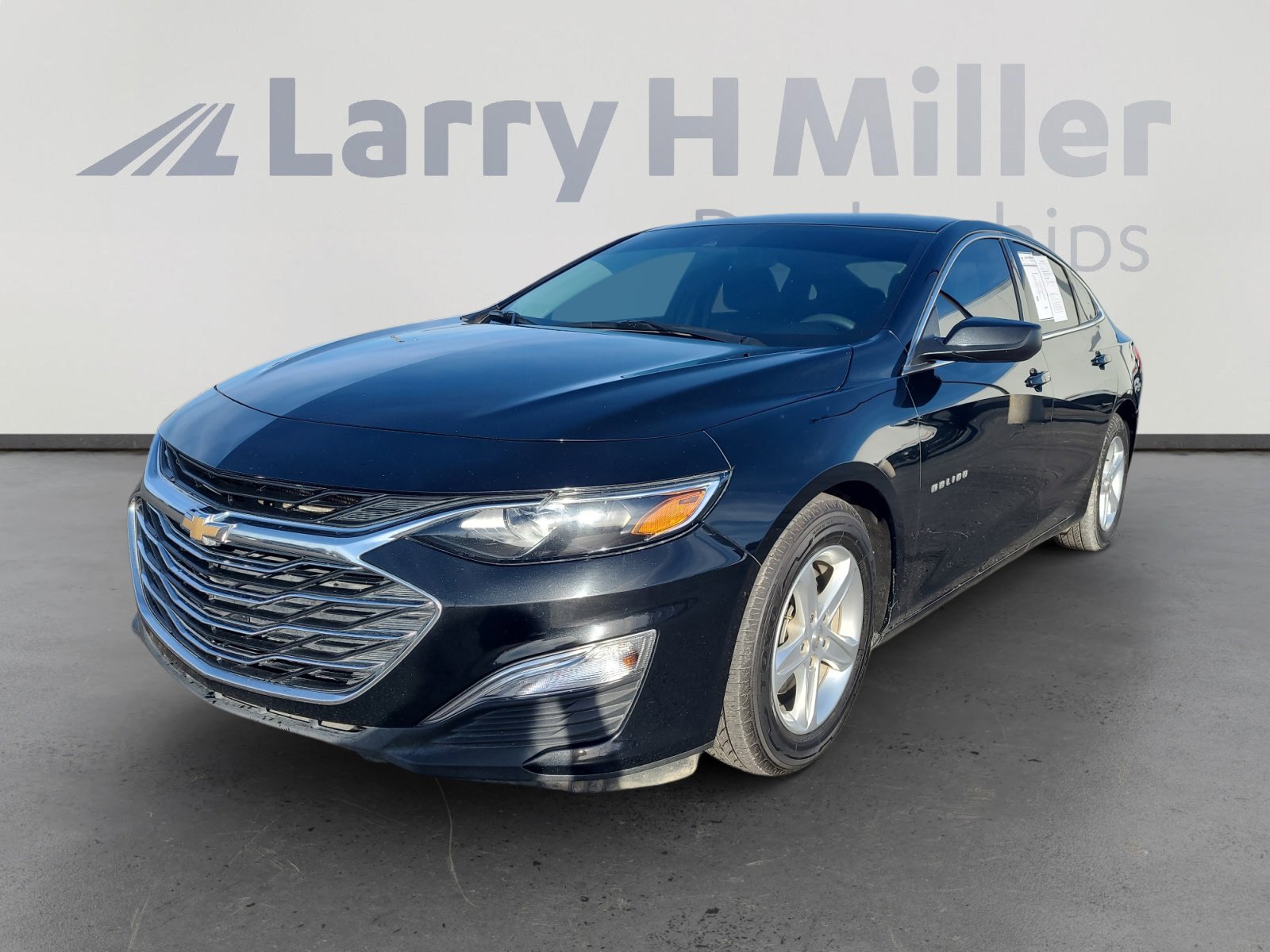 Used 2024 Chevrolet Malibu LS image 1