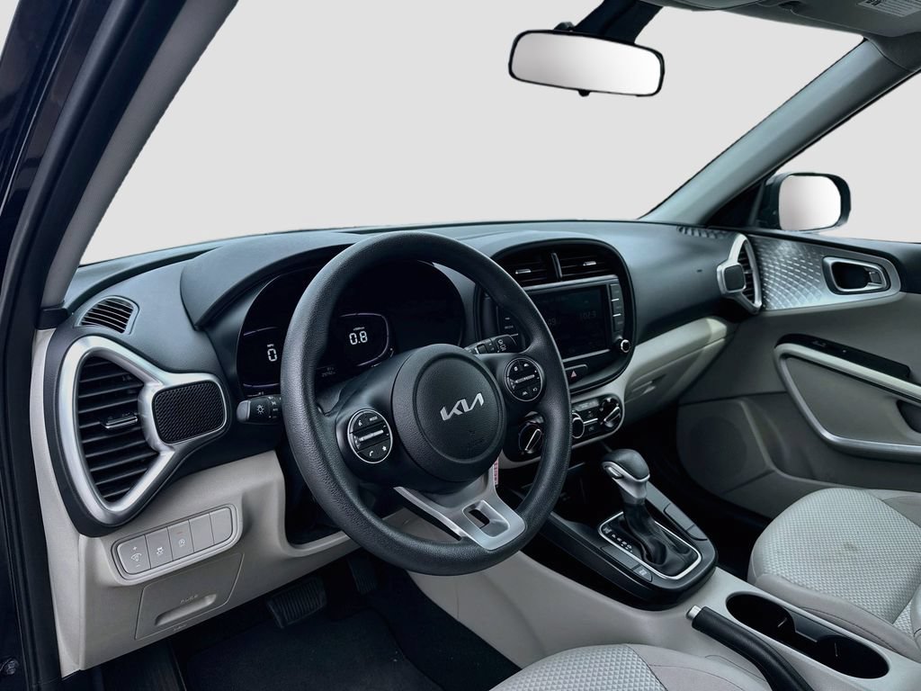 Certified 2023 Kia Soul LX w/ LX Technology Package FWD image 12