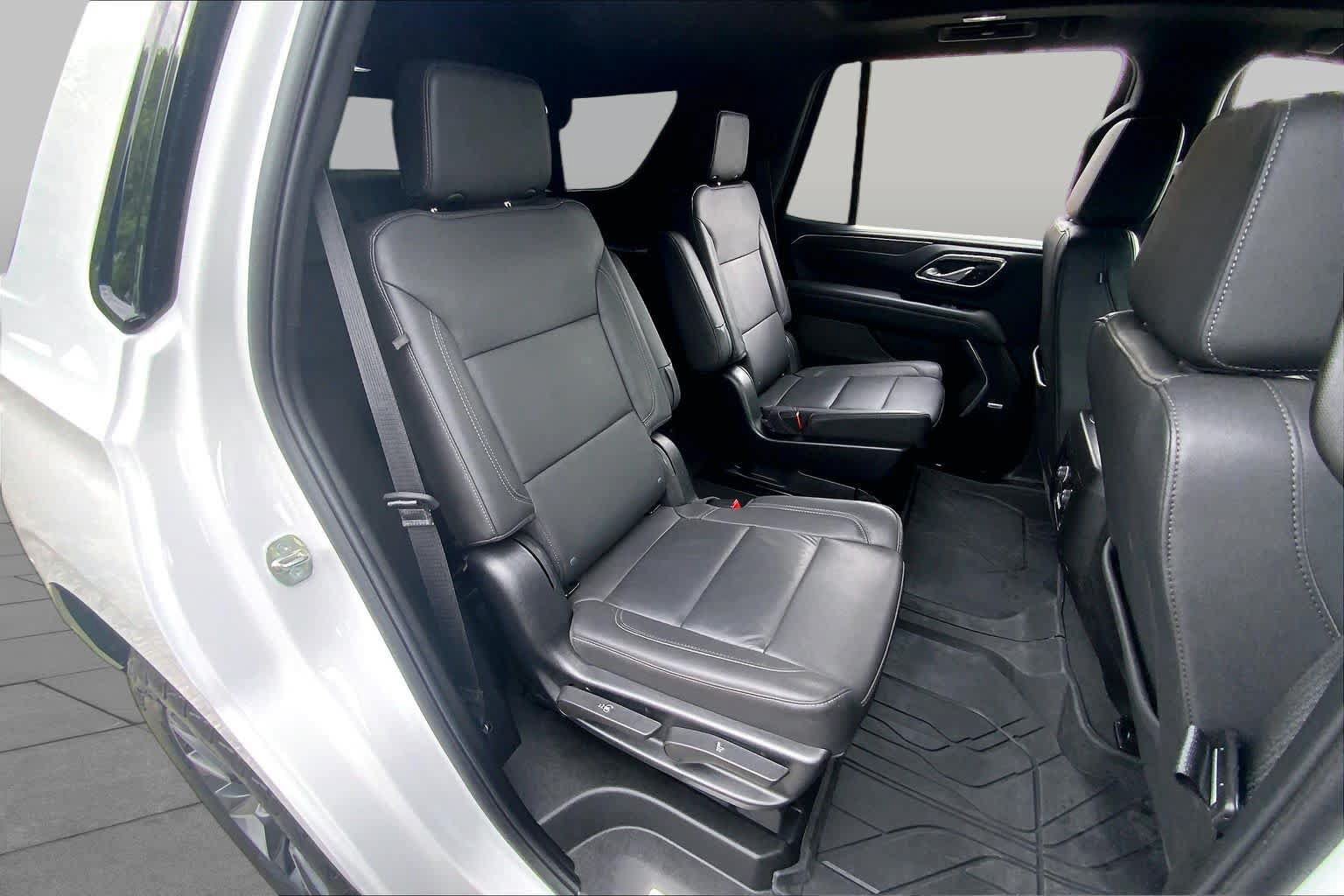 Used 2023 Chevrolet Tahoe Z71 w/ Luxury Package AWD/4WD image 20
