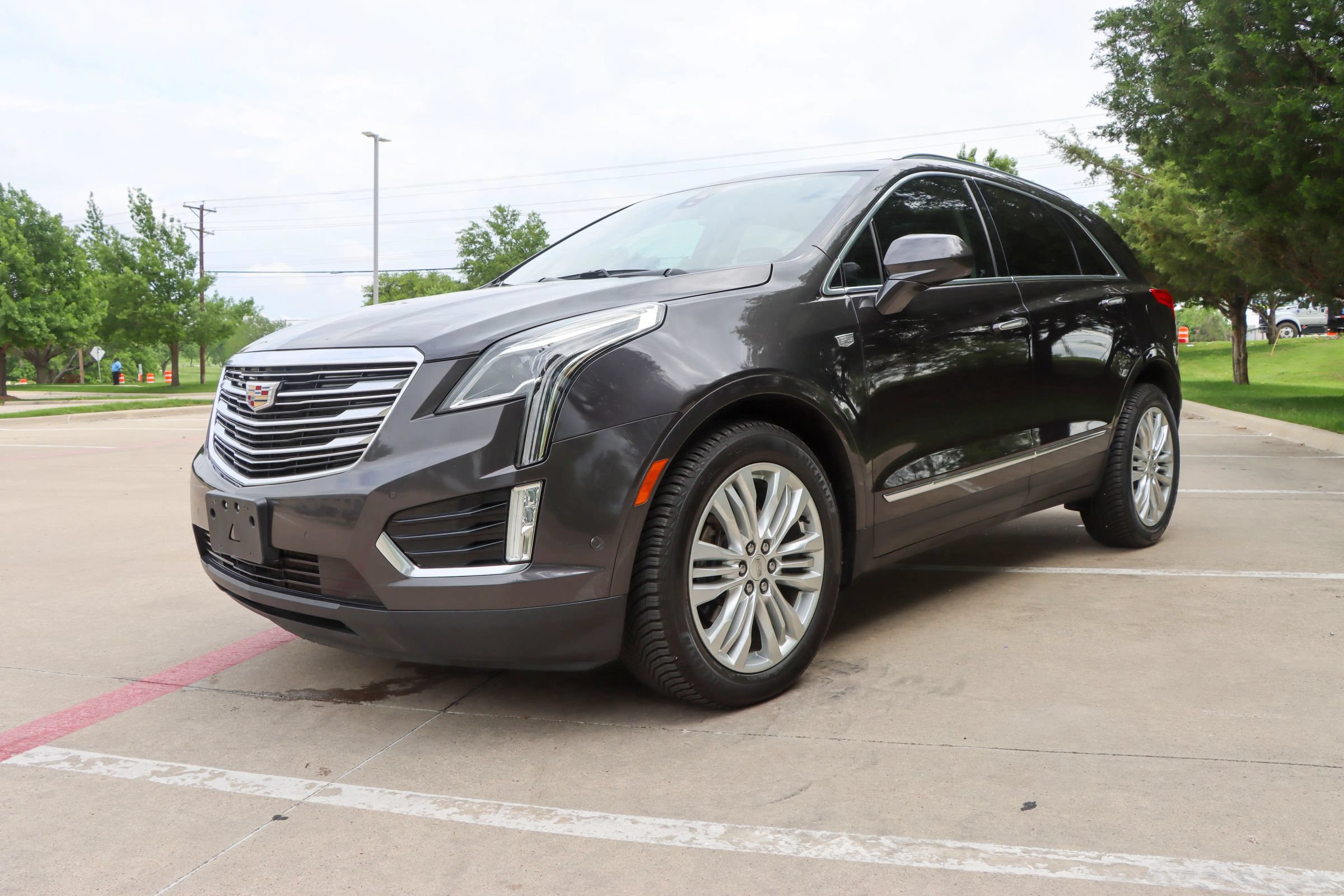 Used 2019 Cadillac XT5 Premium Luxury w/ Driver Assist Package FWD image 3