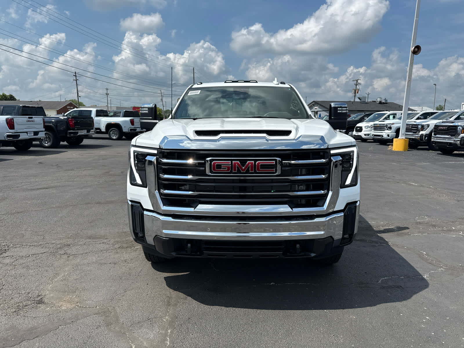 New 2026 GMC Sierra 3500 SLT w/ SLT Convenience Package AWD/4WD image 8