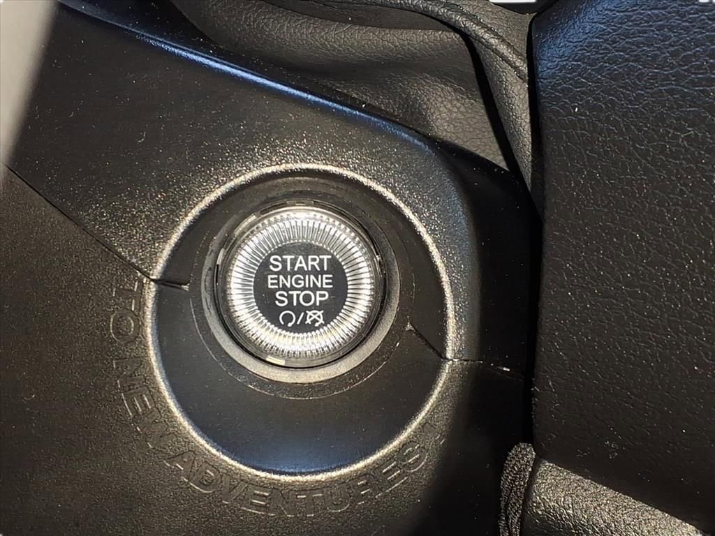 Used 2023 Jeep Renegade Trailhawk image 28