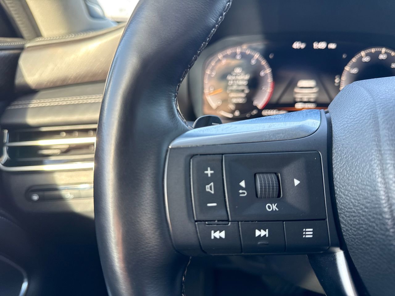 Used 2022 INFINITI QX60 Sensory image 29