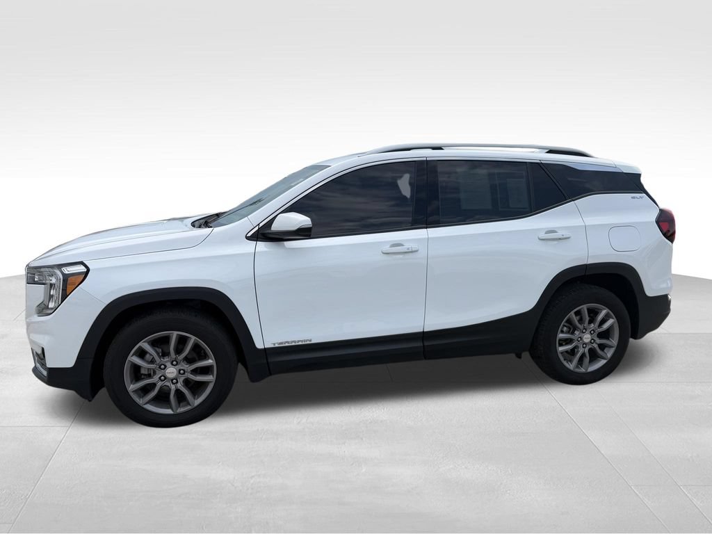 Used 2024 GMC Terrain SLT FWD image 3