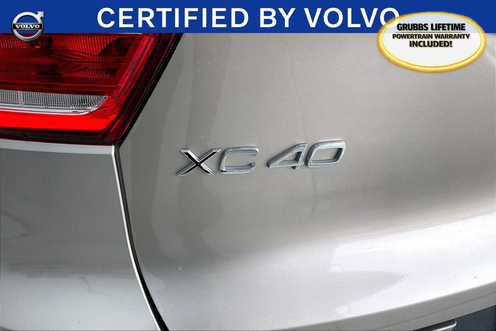Used 2023 Volvo XC40 B4 Plus image 39