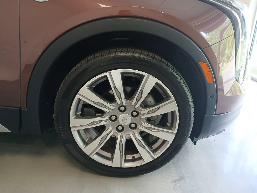 Used 2022 Cadillac XT4 Premium Luxury w/ Technology Package AWD/4WD image 8