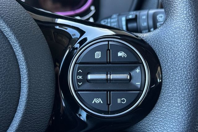 Used 2023 Kia Soul S image 29