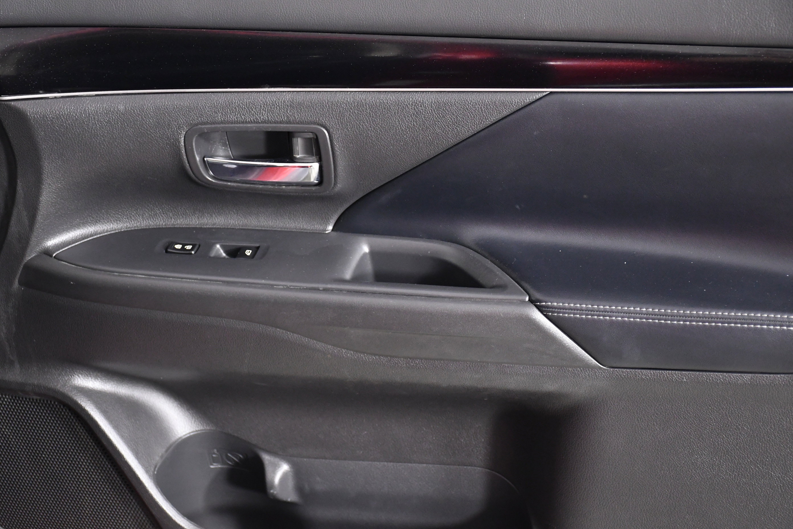 Used 2019 Mitsubishi Outlander LE image 30