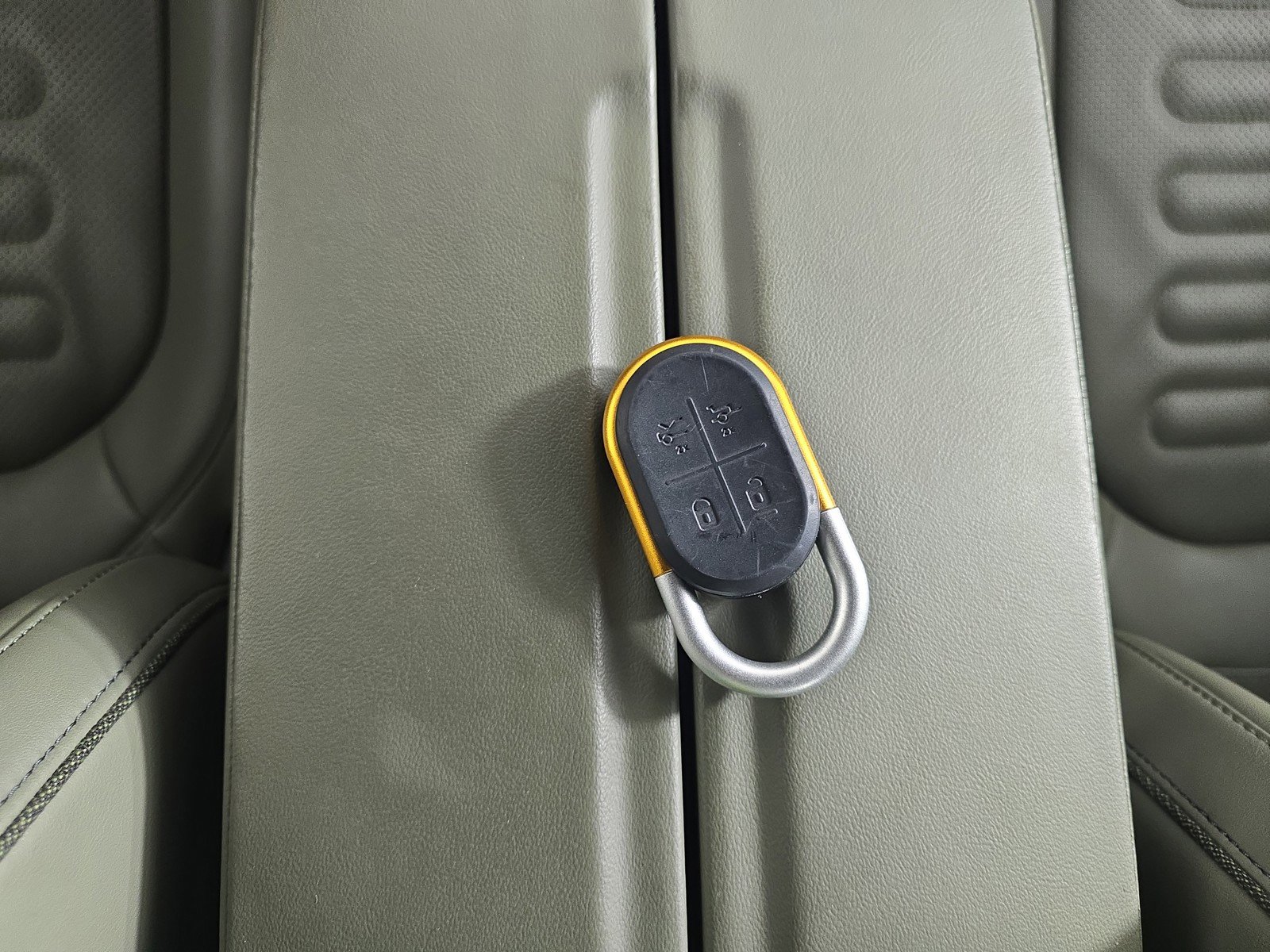 Used 2022 Rivian R1T Adventure image 29