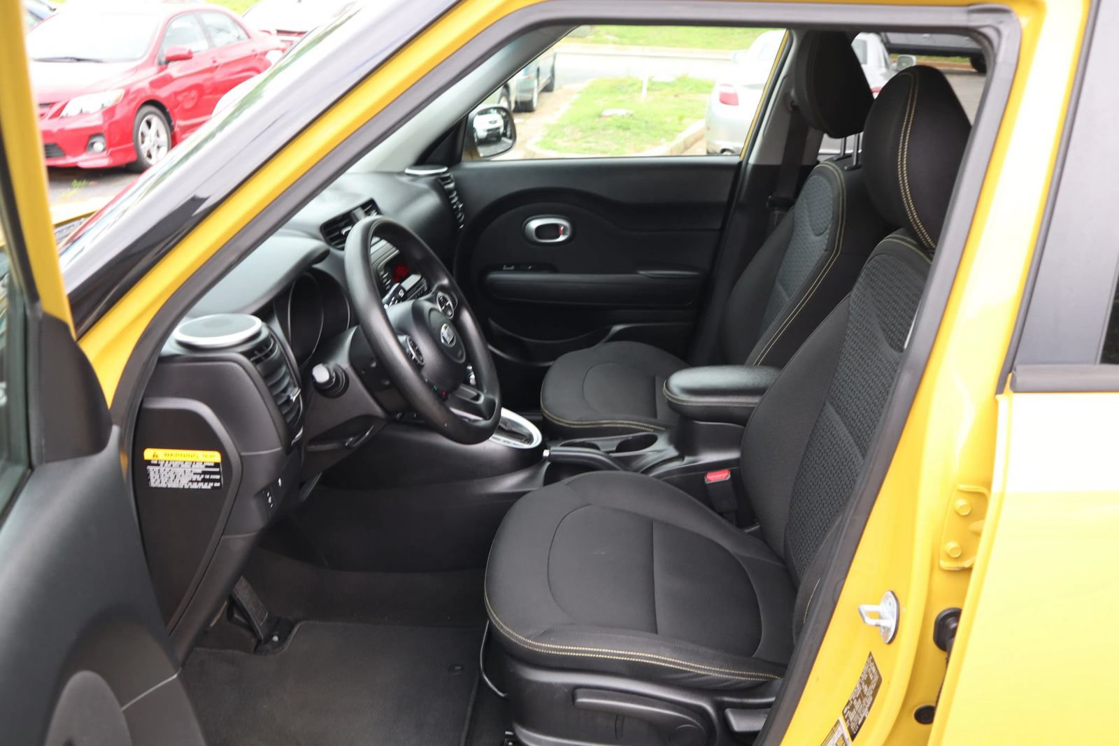 Used 2014 Kia Soul + FWD image 9