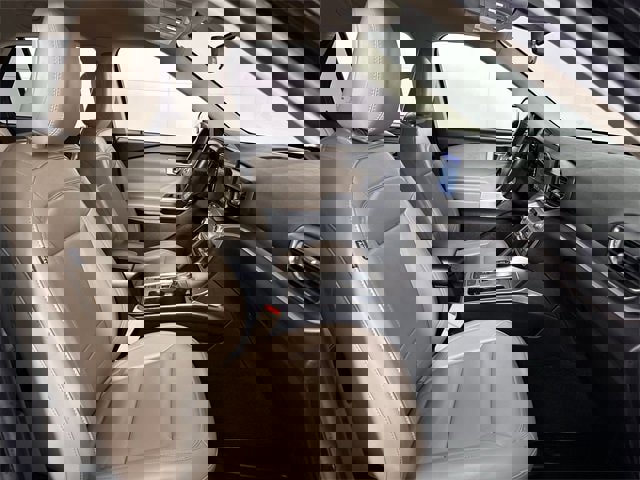 Used 2021 Ford Explorer XLT w/ Equipment Group 202A image 29