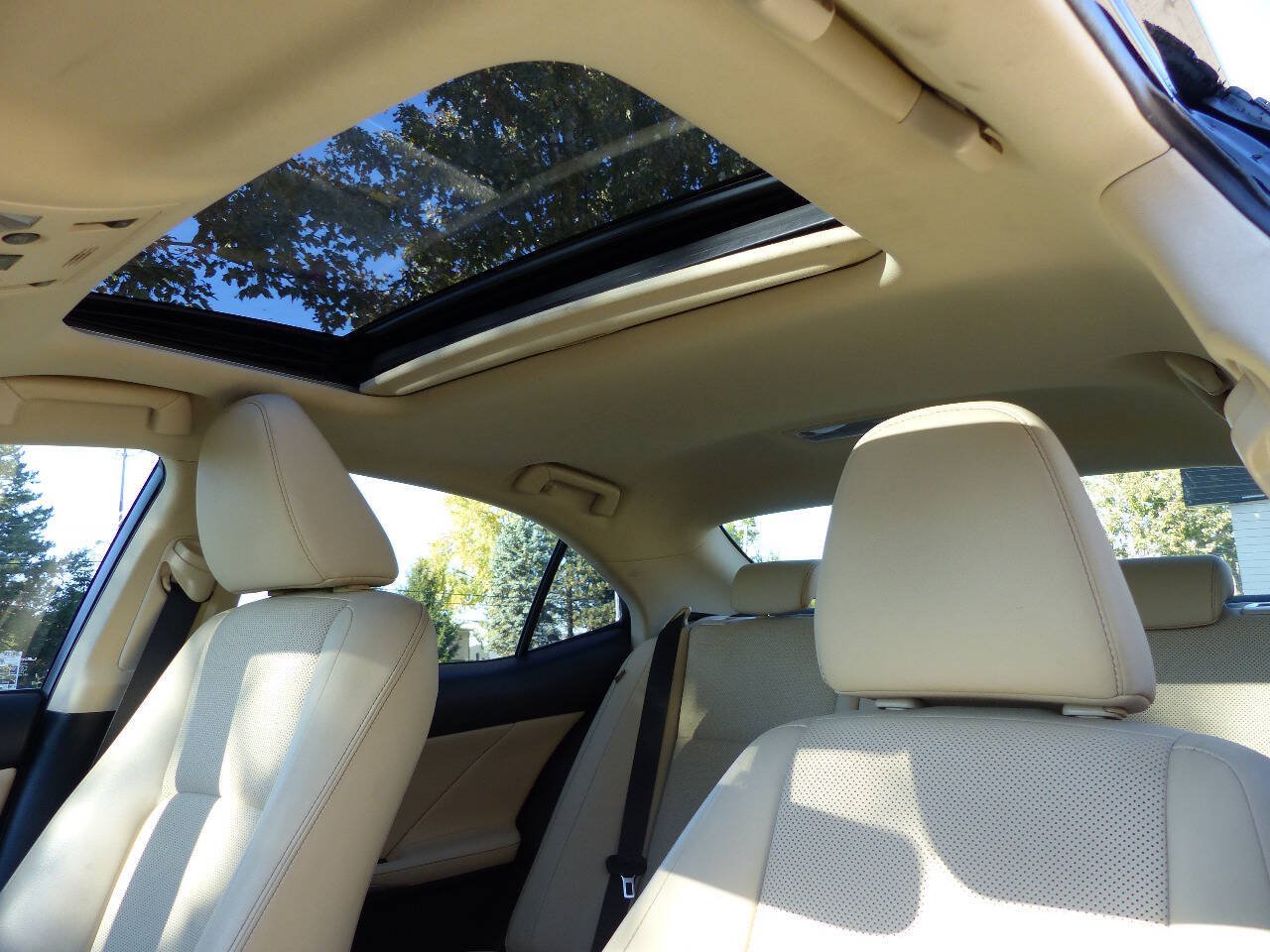Used 2016 Lexus IS 300 AWD w/ Navigation System Package image 38