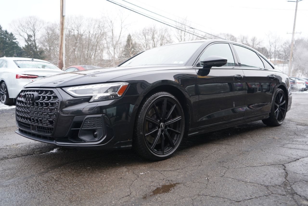 Used 2022 Audi S8 w/ S8 Comfort Plus Package image 10