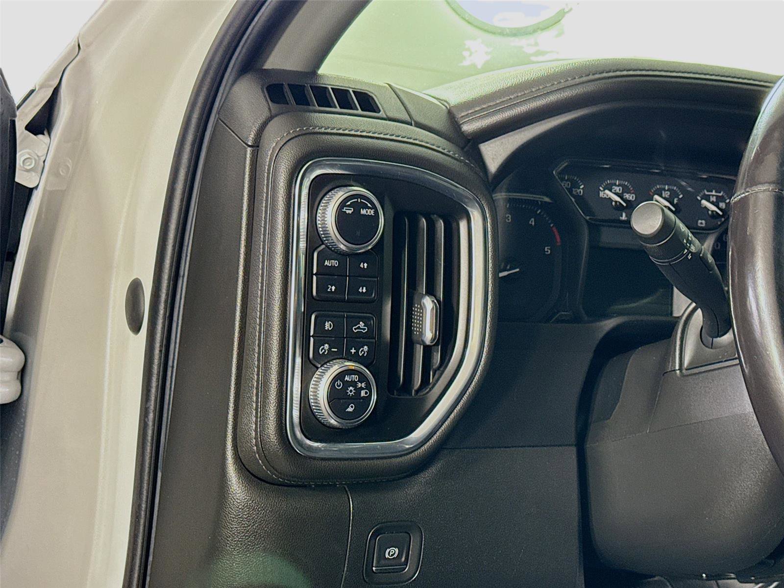 Used 2022 GMC Sierra 2500 SLT w/ SLT Convenience Package image 4