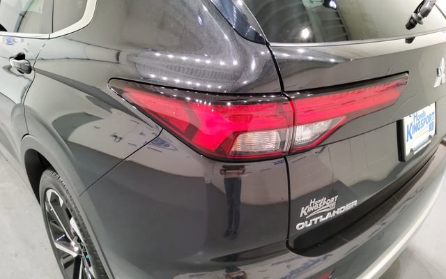 Used 2024 Mitsubishi Outlander SE image 9