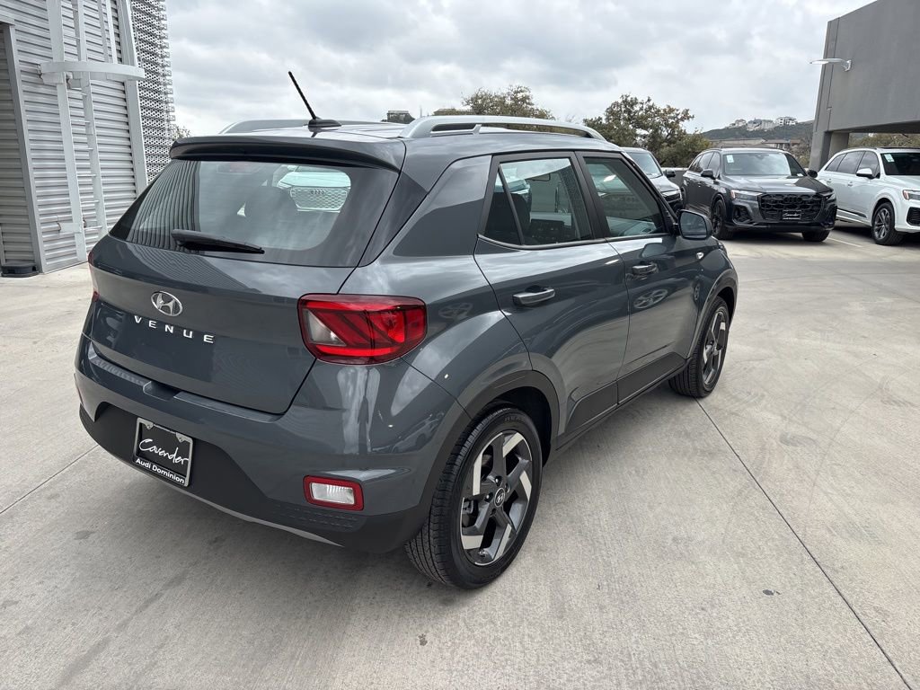 Used 2025 Hyundai Venue SEL image 6
