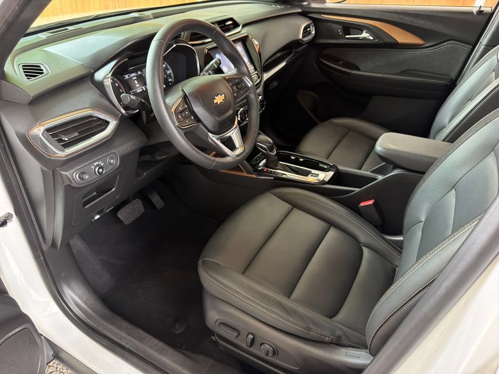 Used 2023 Chevrolet TrailBlazer ACTIV w/ Convenience Package FWD image 2
