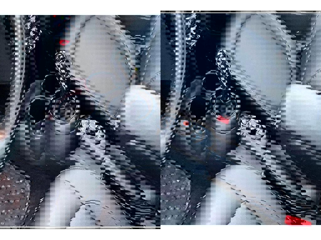 Used 2020 MINI Cooper 2-Door Hardtop image 19