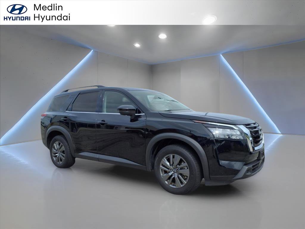 Used 2024 Nissan Pathfinder SV
