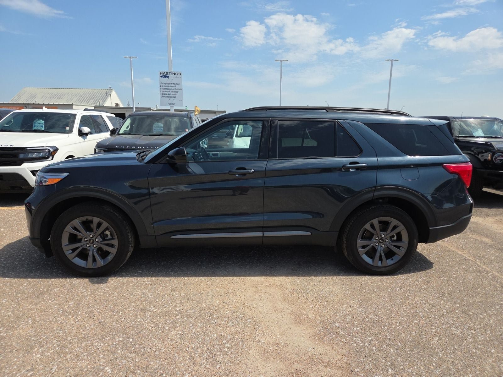 Certified 2024 Ford Explorer XLT w/ Equipment Group 202A AWD/4WD image 6