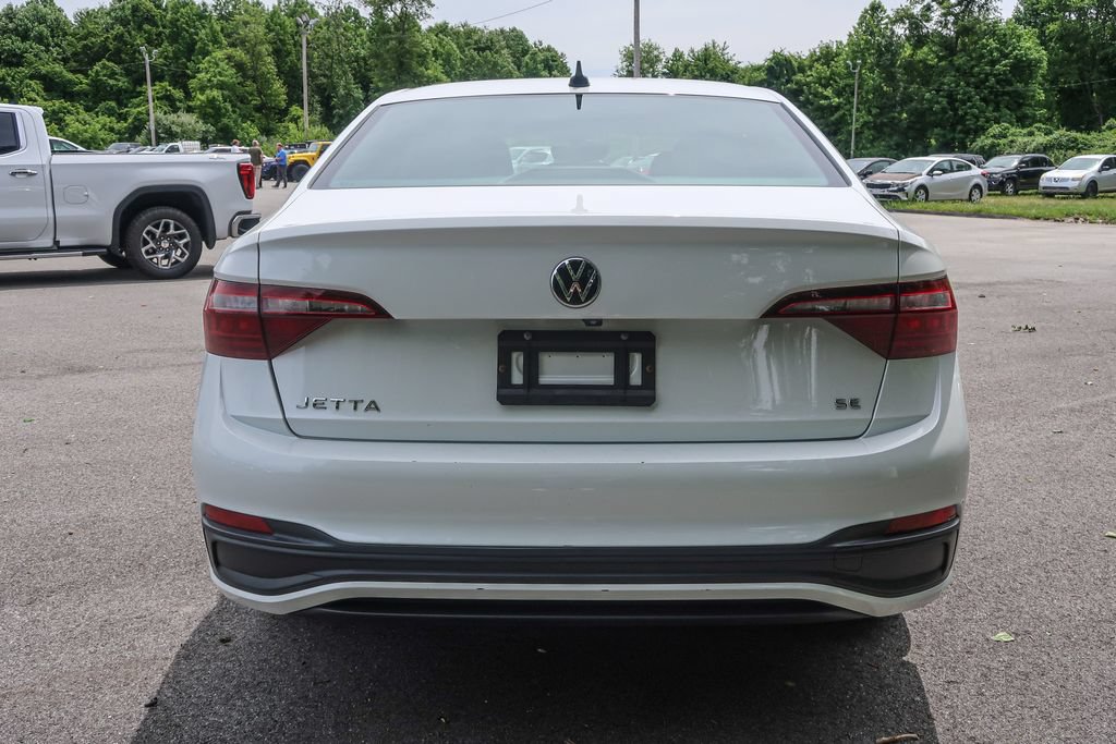 Used 2023 Volkswagen Jetta SE FWD image 10