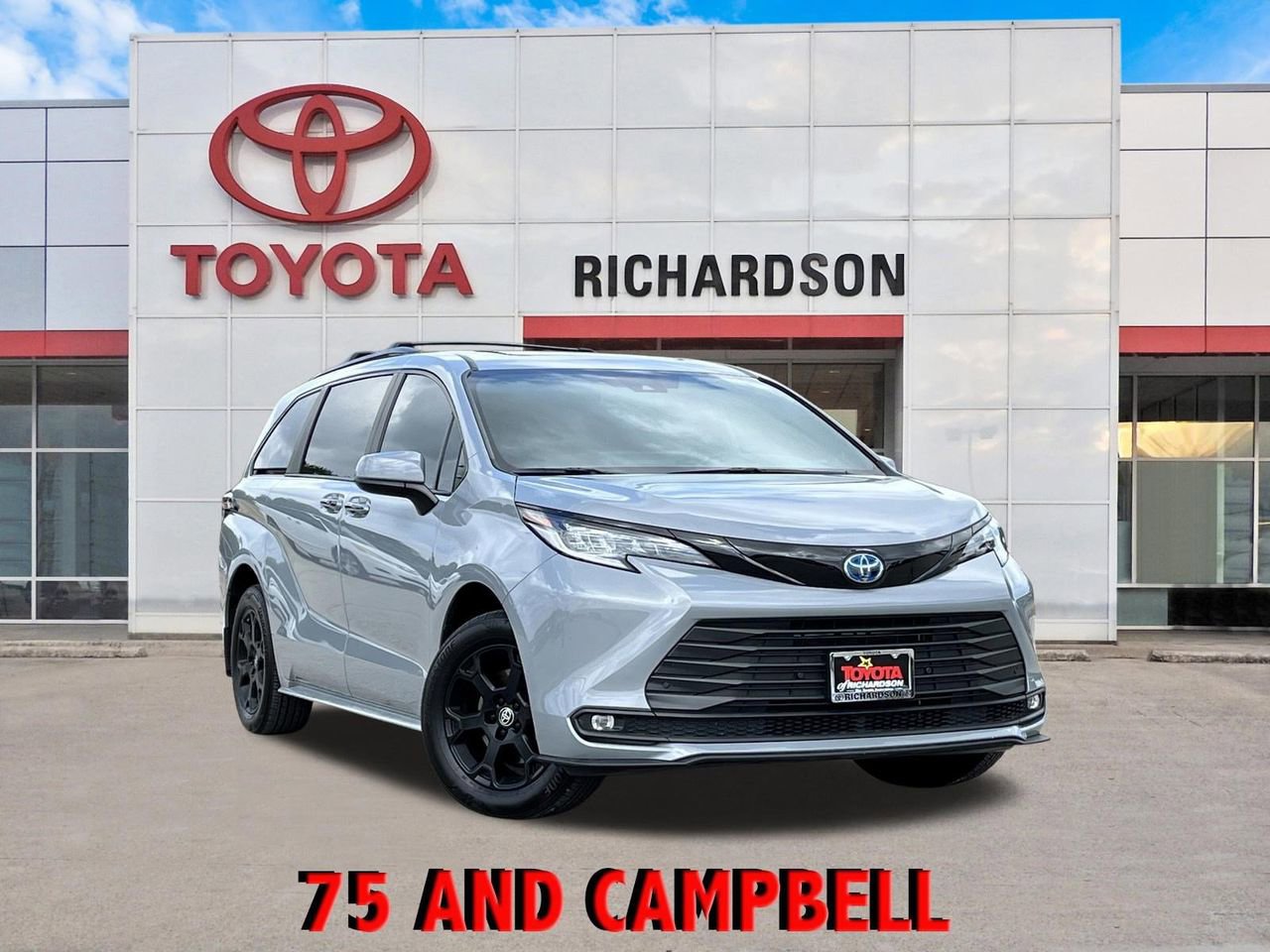 Used 2025 Toyota Sienna XLE Woodland Edition