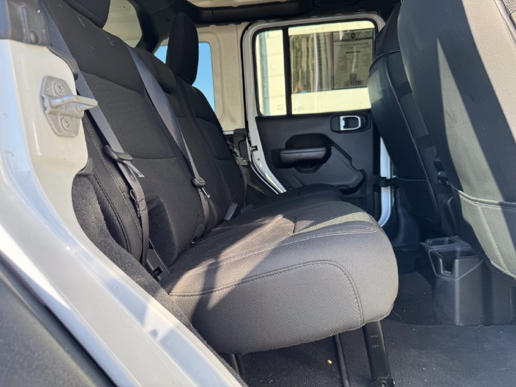 Used 2018 Jeep Wrangler Unlimited Sport S AWD/4WD image 14