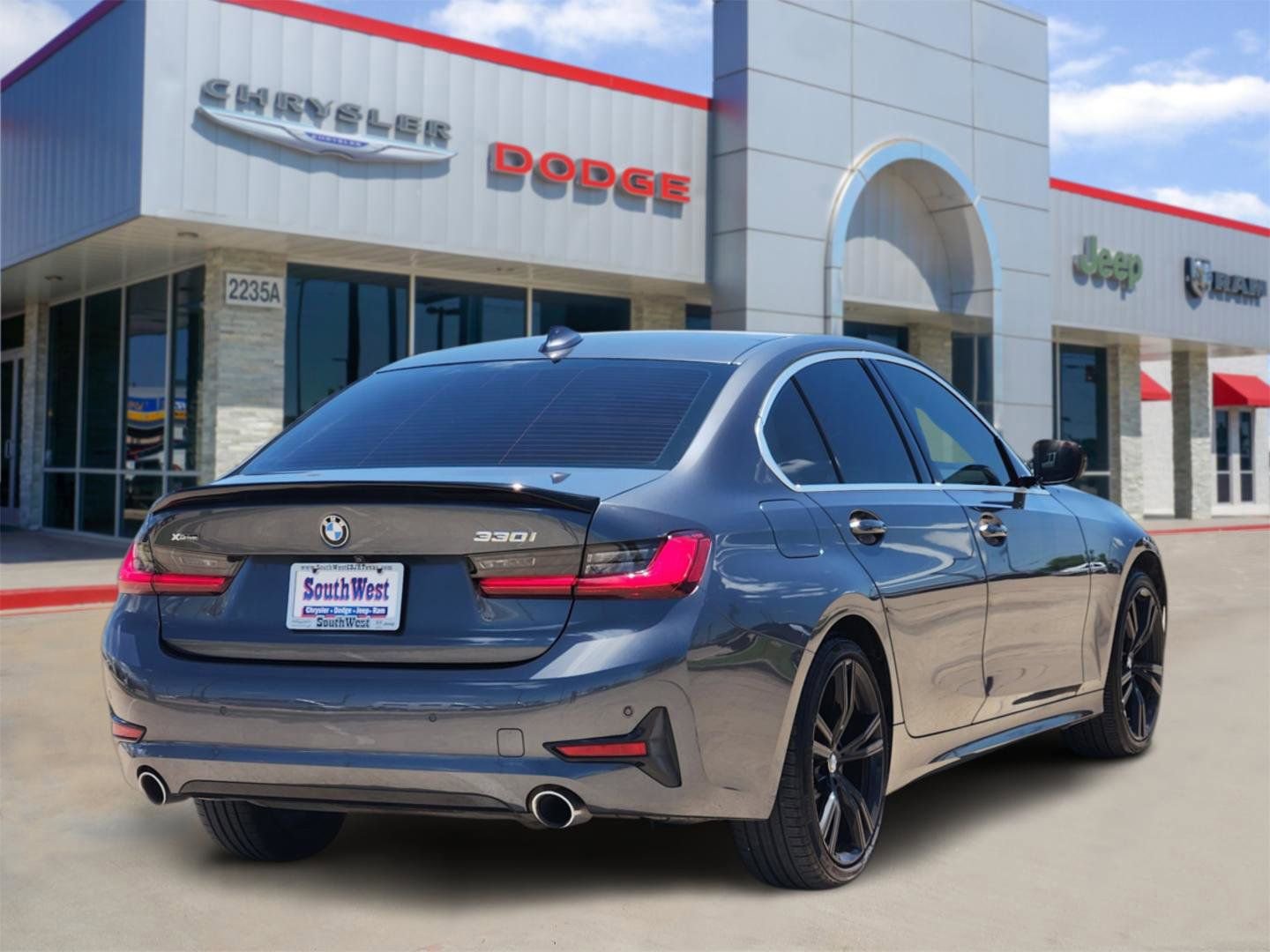 Used 2021 BMW 330i xDrive Sedan AWD/4WD image 5