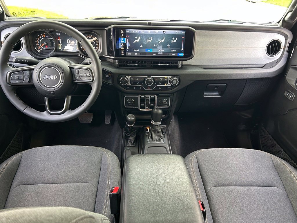 Certified 2025 Jeep Gladiator Sport AWD/4WD image 11