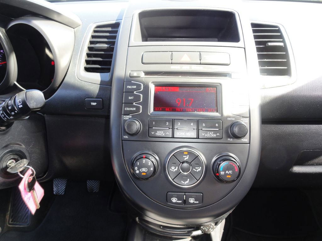 Used 2013 Kia Soul STICK SHIFT! image 13
