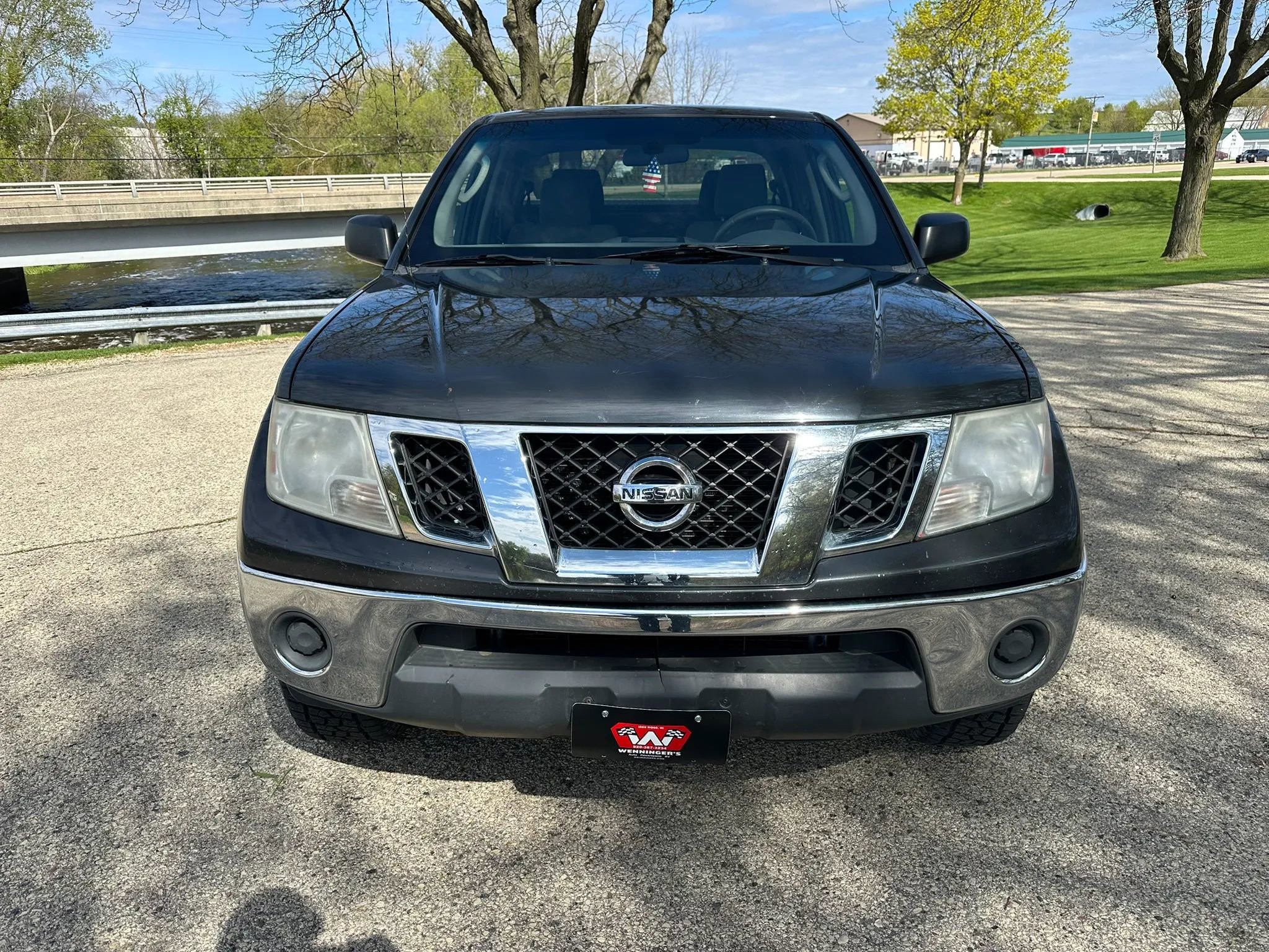 Used 2011 Nissan Frontier SV AWD/4WD image 3