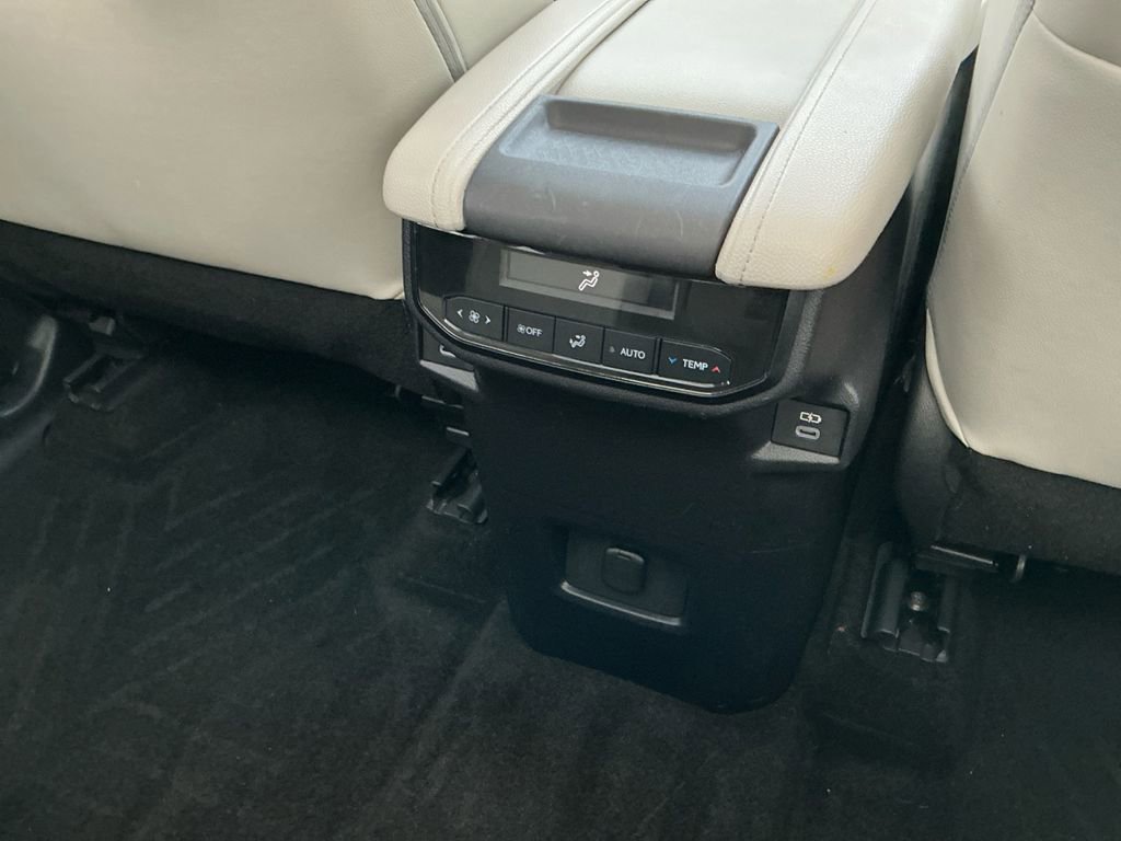 Used 2024 Toyota Grand Highlander XLE image 20