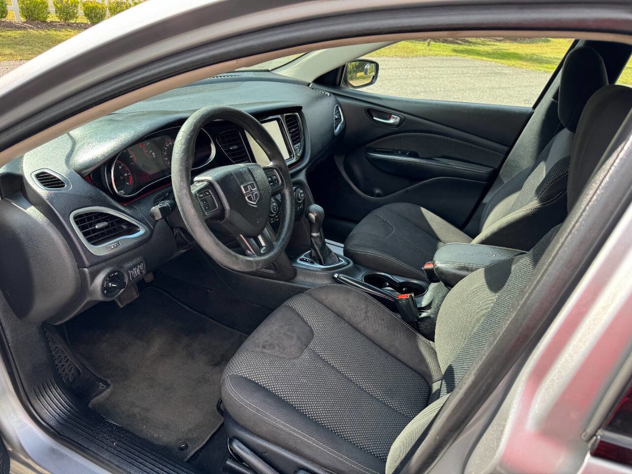 Used 2015 Dodge Dart SXT image 9