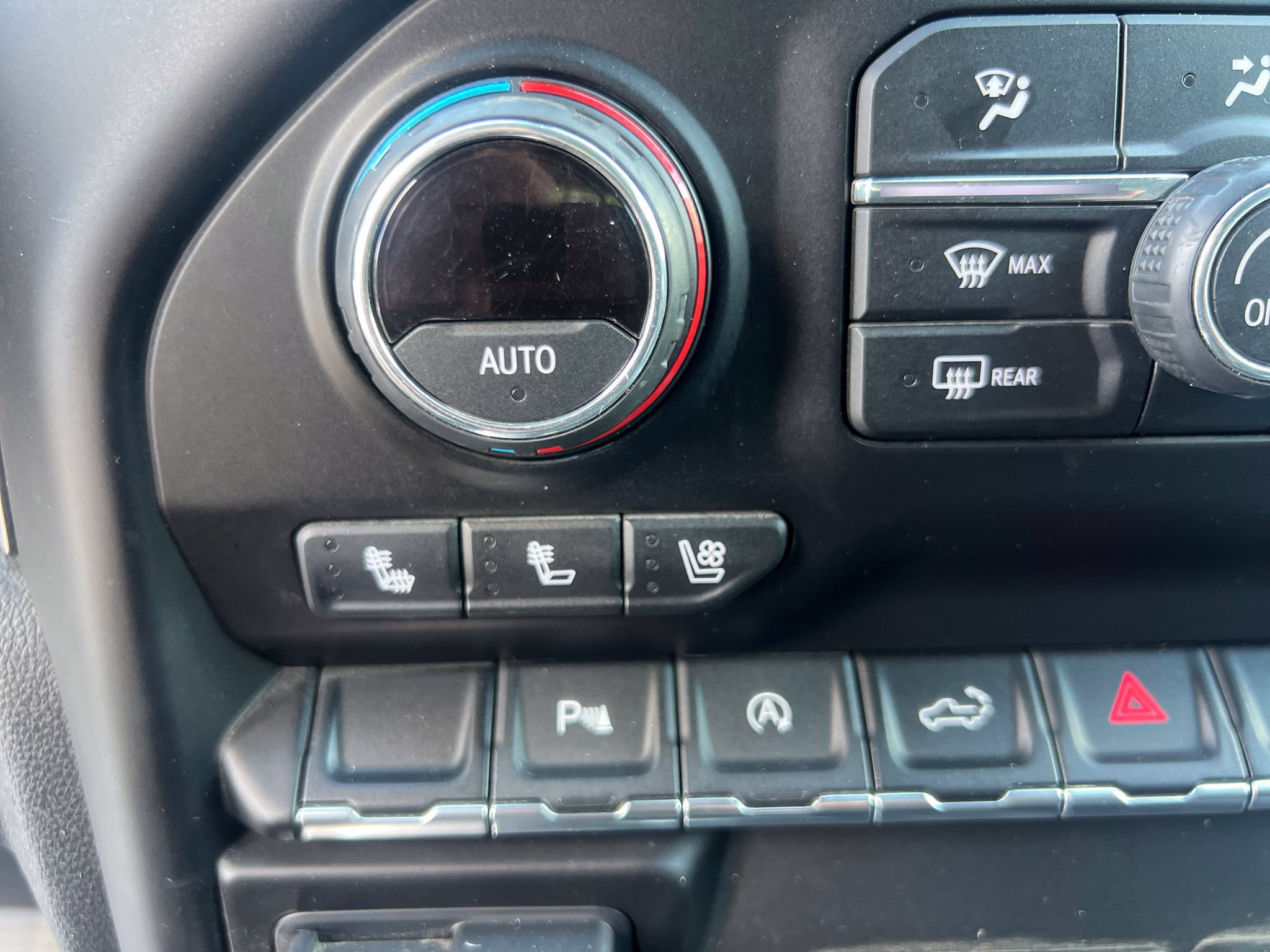 Used 2021 Chevrolet Silverado 1500 LTZ AWD/4WD image 19