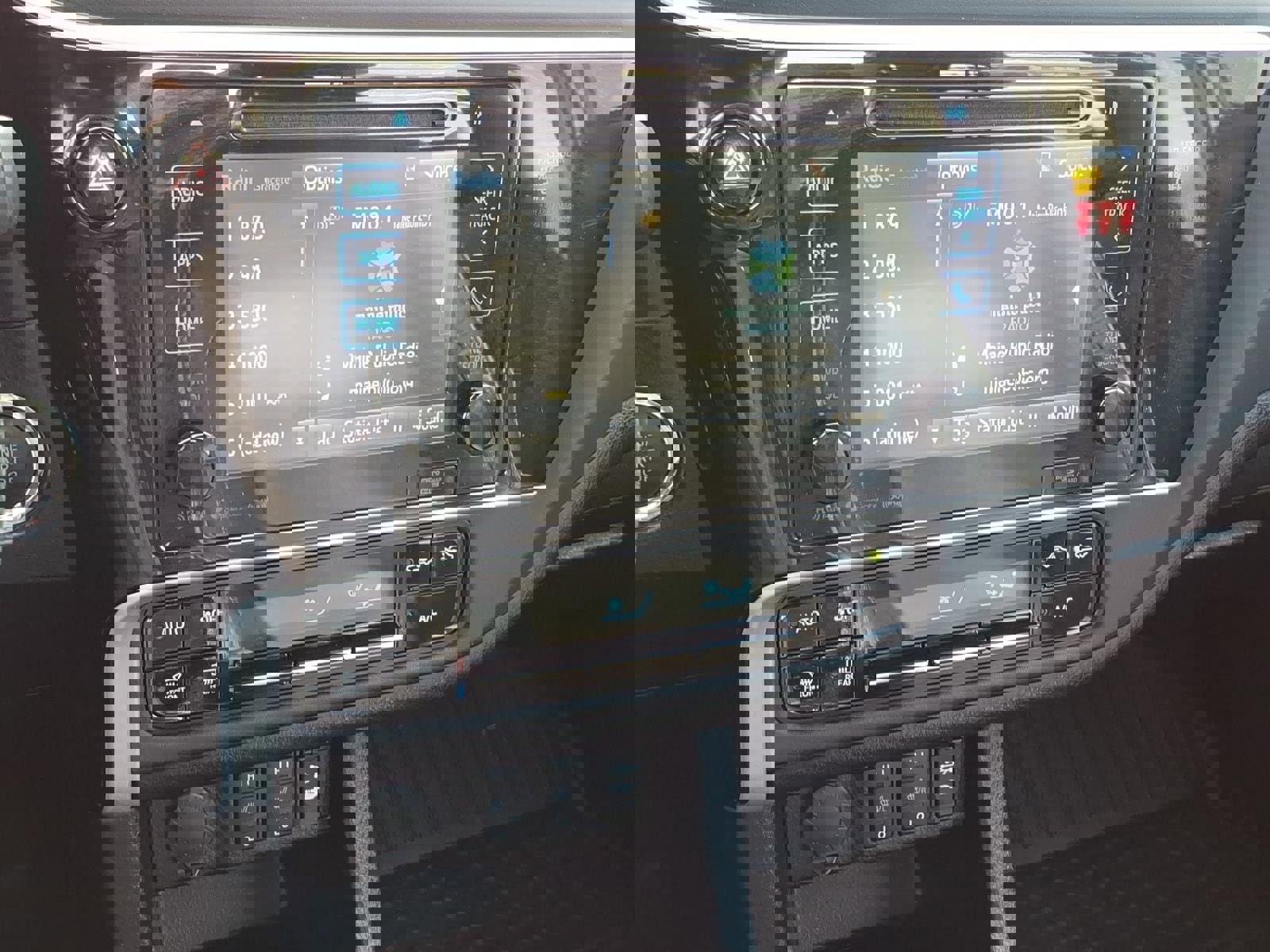 Used 2018 Toyota Corolla XLE image 11