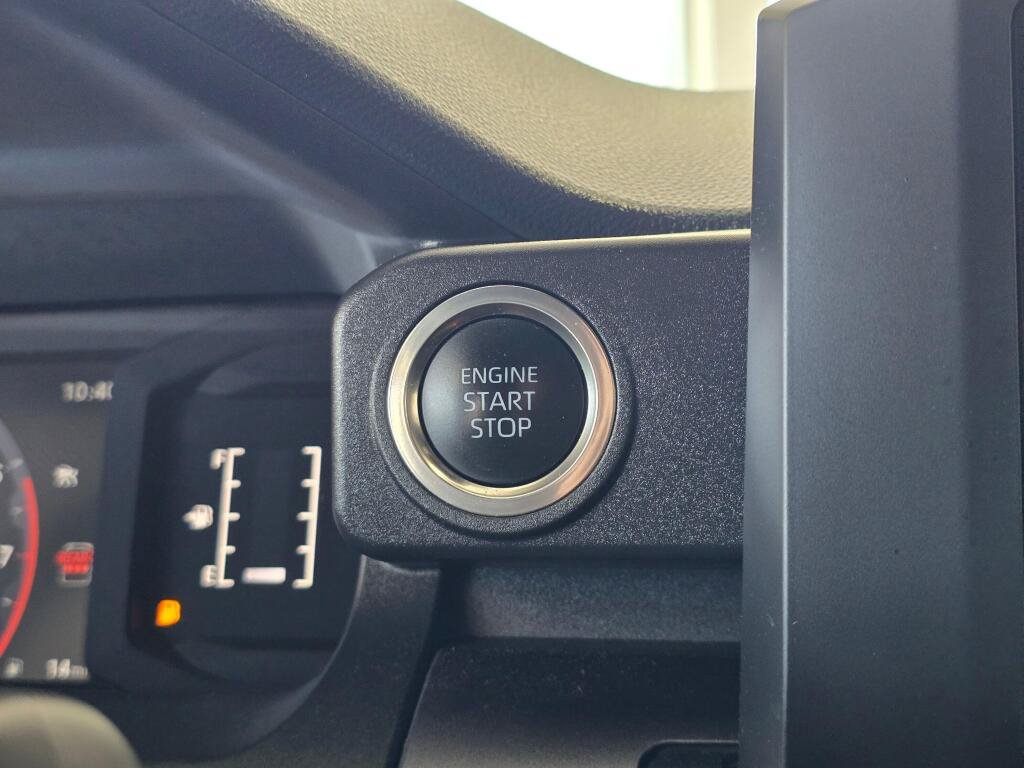 Certified 2025 Toyota 4Runner SR5 AWD/4WD image 26