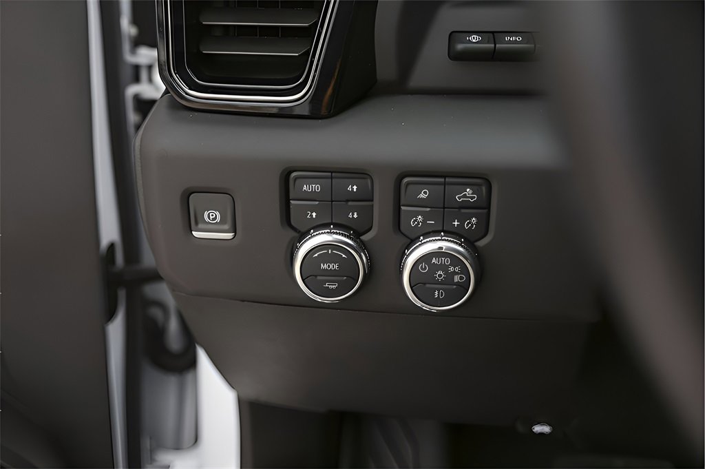 New 2025 GMC Sierra 2500 AT4 w/ AT4 Premium Plus Package image 30