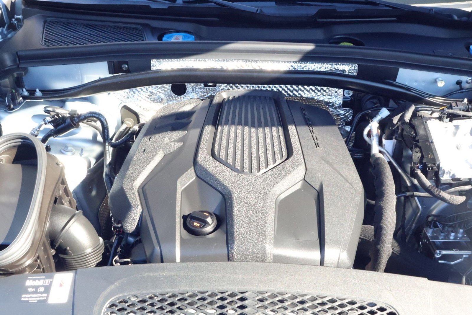 Certified 2025 Porsche Macan image 26