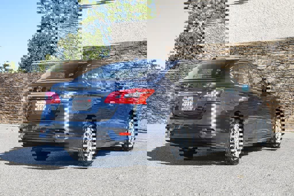 Used 2016 Nissan Sentra SV image 7