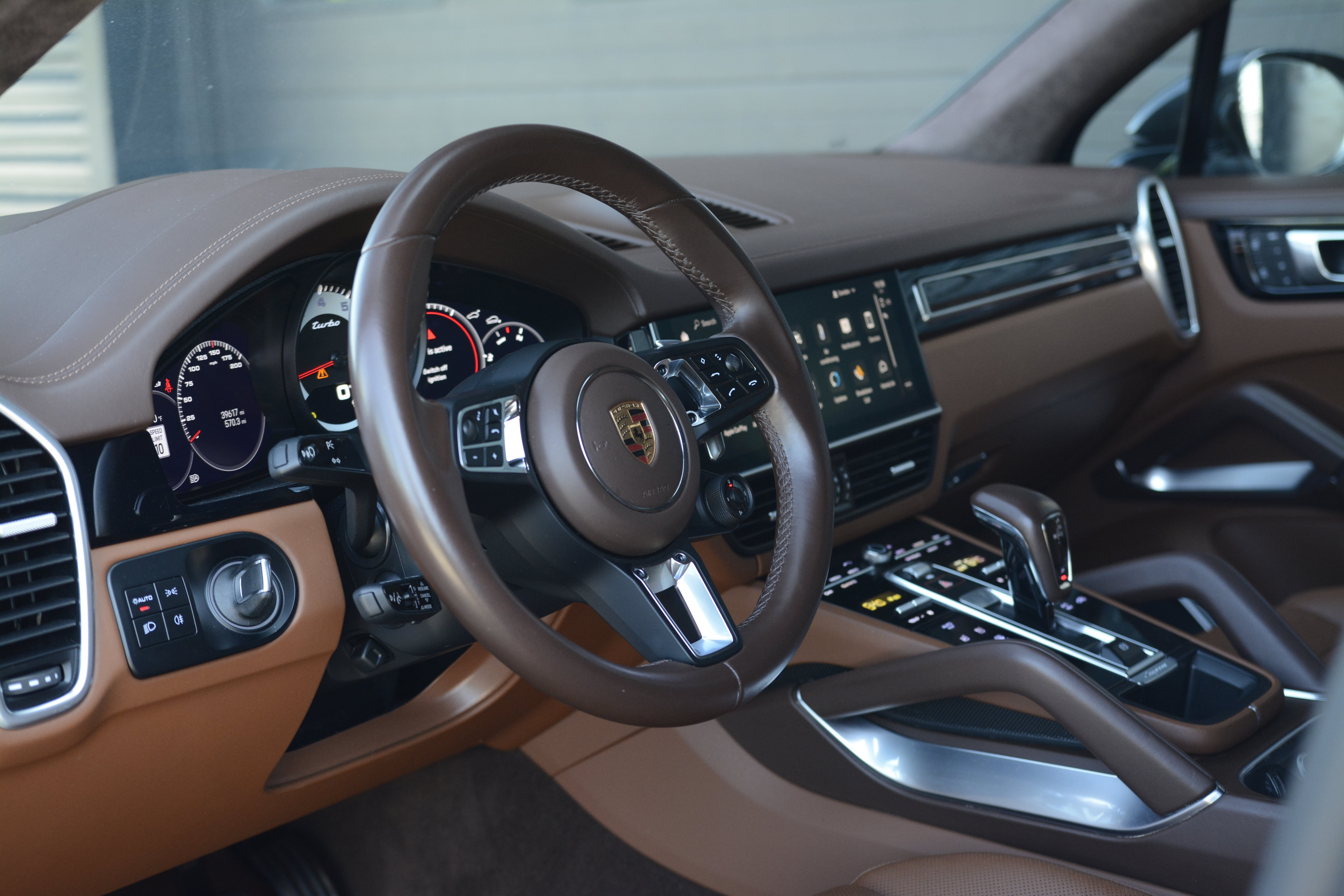 Certified 2023 Porsche Cayenne Turbo AWD/4WD image 4