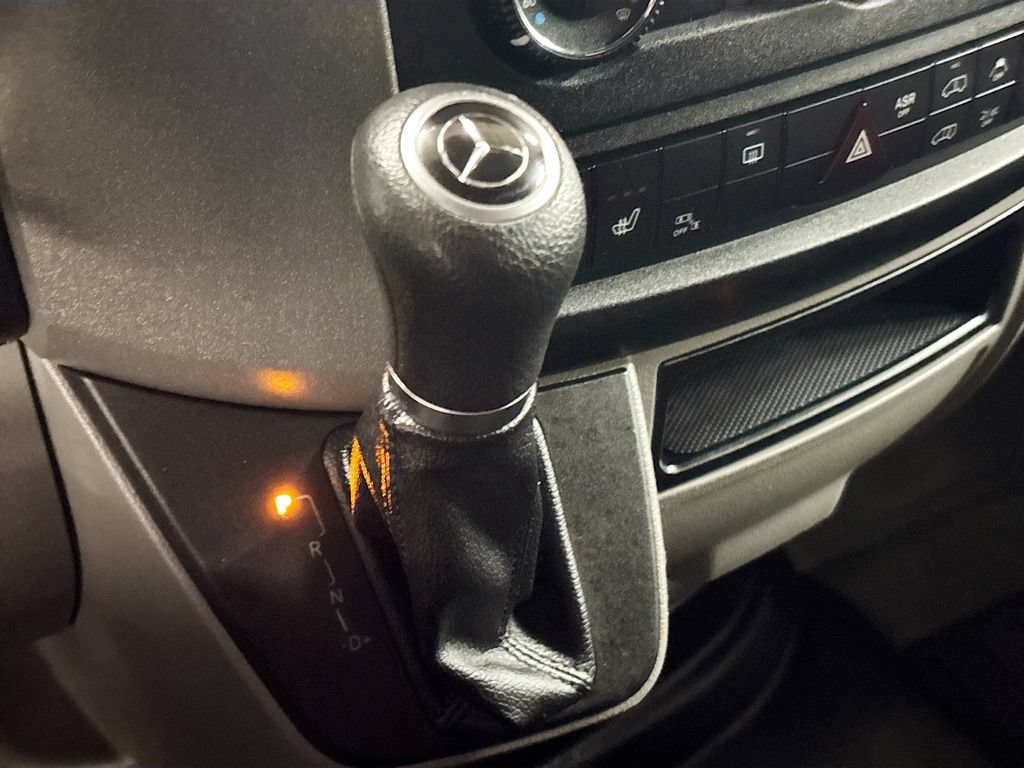 Used 2015 Mercedes-Benz Sprinter 2500 image 17