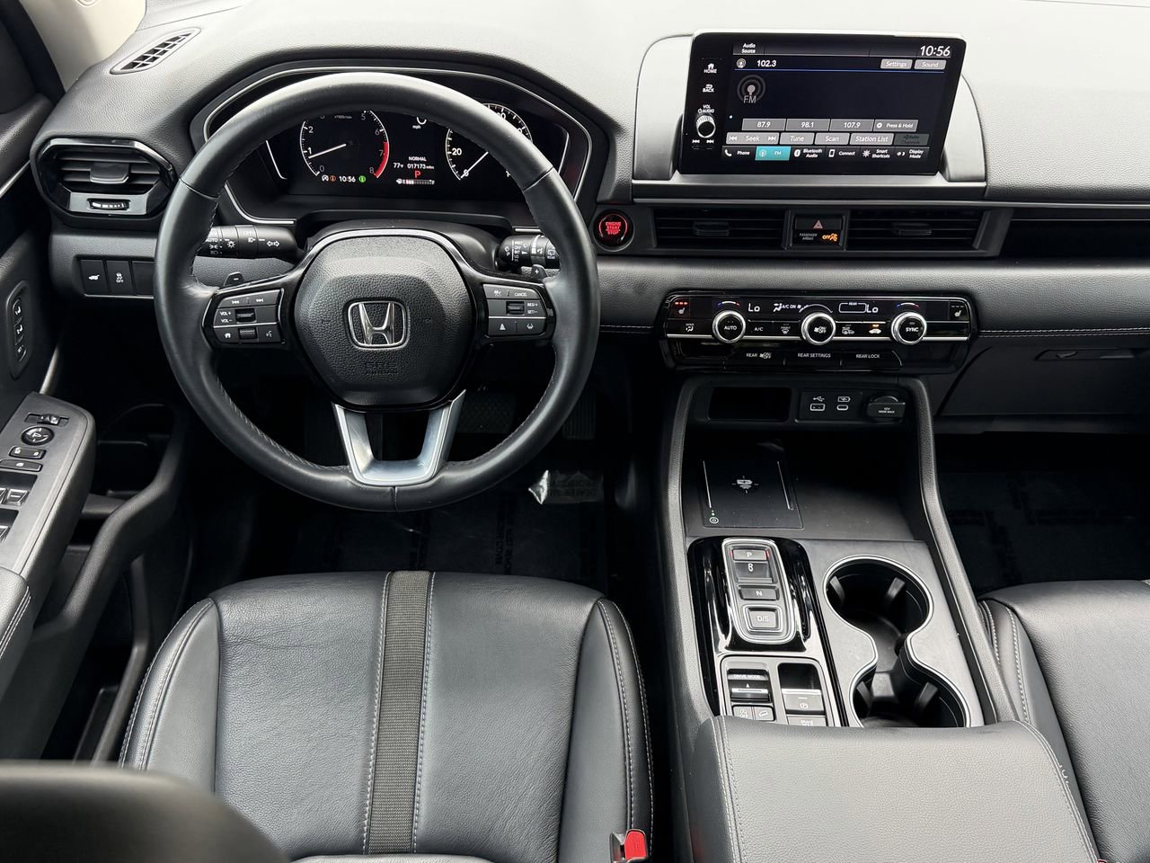 Used 2025 Honda Pilot EX-L image 12