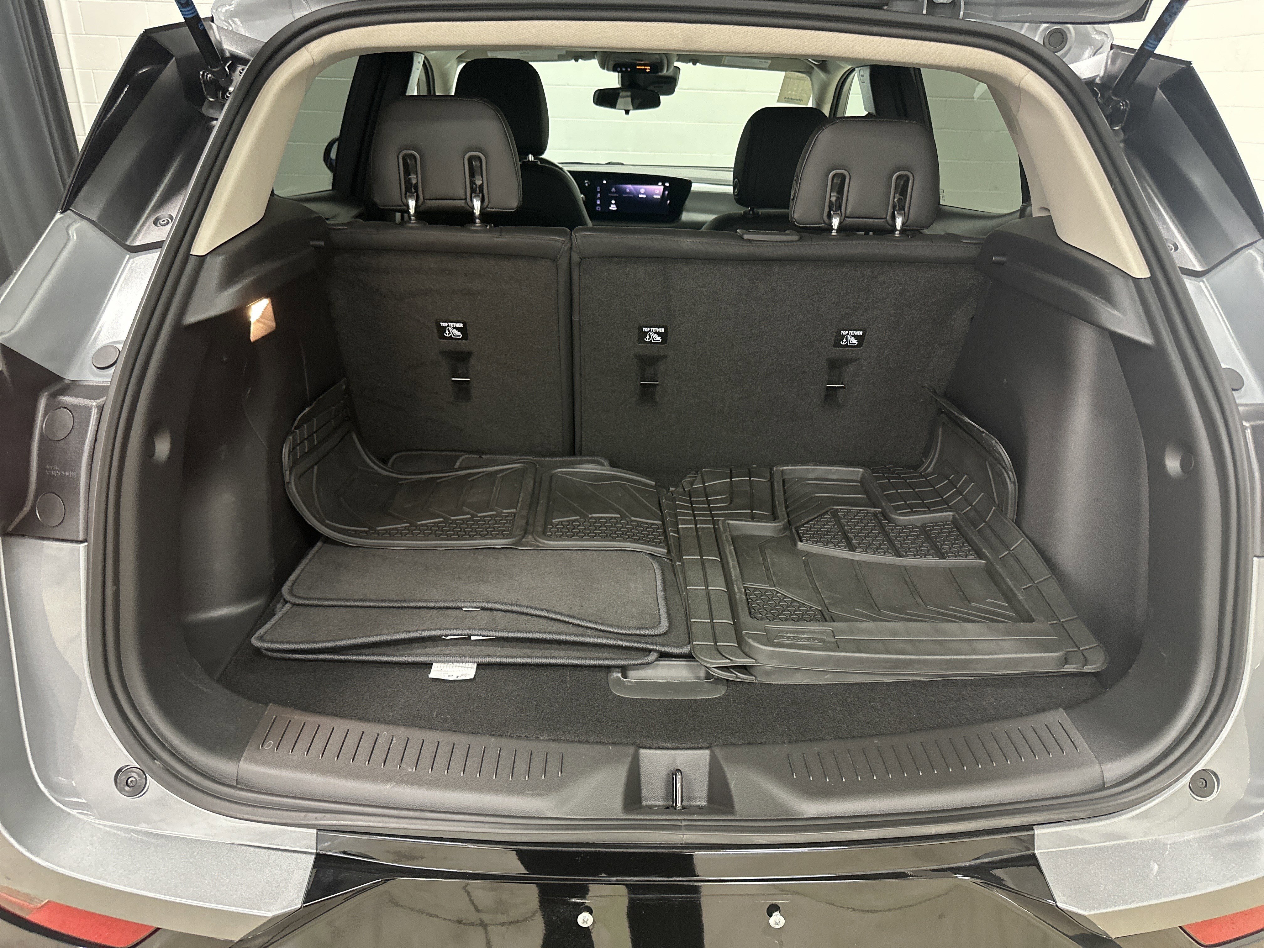 Used 2025 Buick Encore GX Sport Touring w/ Advanced Technology Package image 32