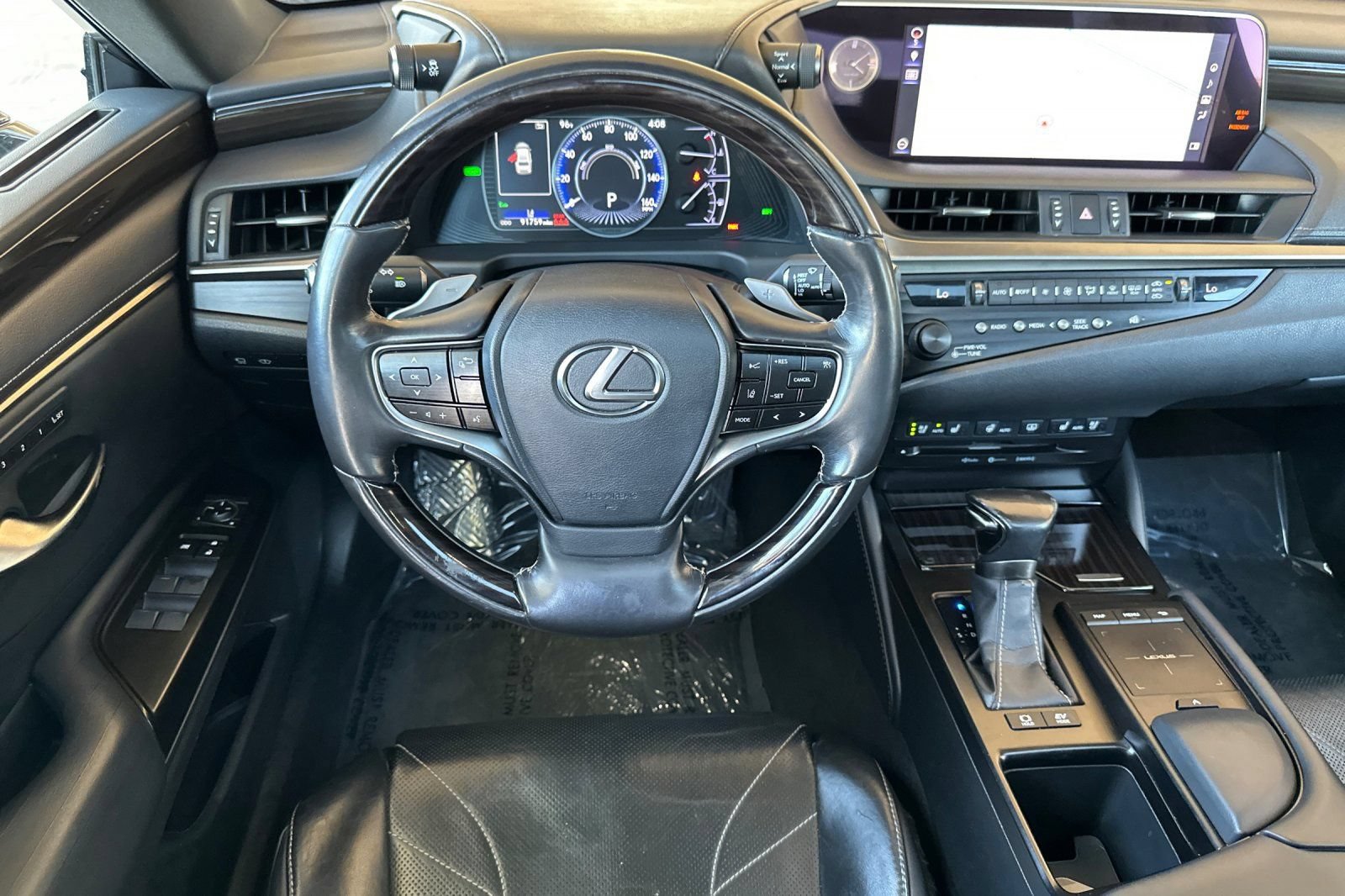 Used 2019 Lexus ES 300h w/ Accessory Package 2 FWD image 15